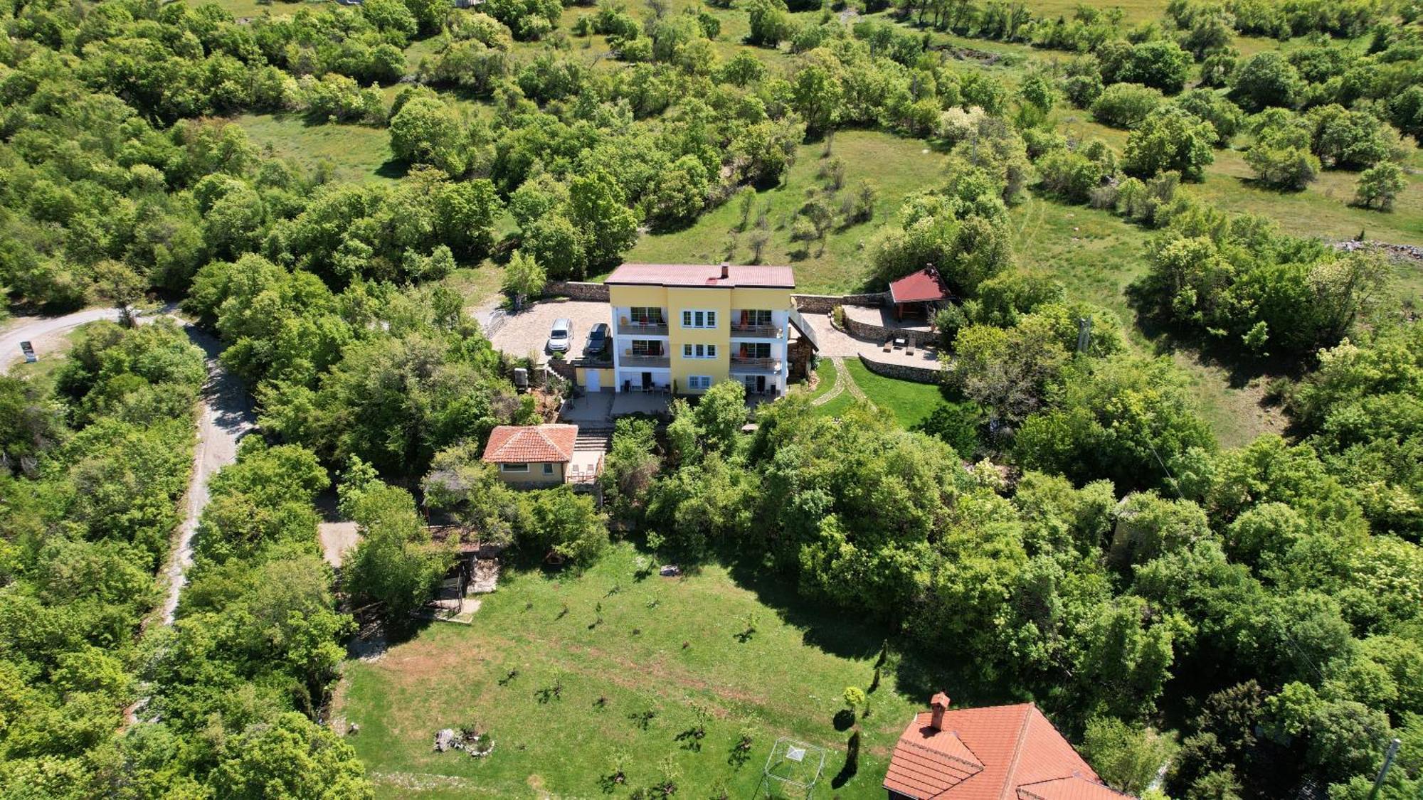 Velestovo *